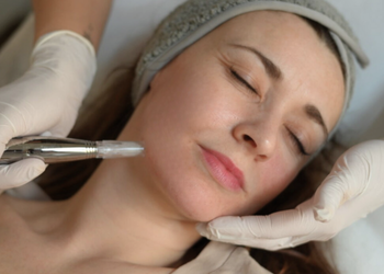 Microneedling s DNA z lososa