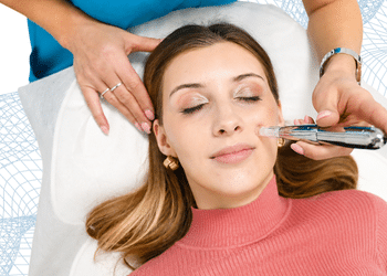 Microneedling s DNA z lososa